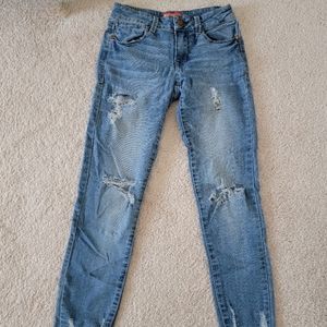 Astor Distressed Jeans